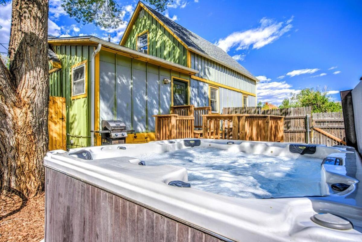 The Vibrant Victorian Hot Tub & Fire Pit In Occ Villa Colorado Springs Kültér fotó
